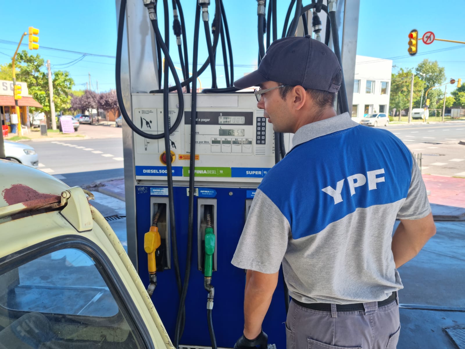 Ypf Aumenta El Combustible Y Promete Congelamiento Radio Kermes