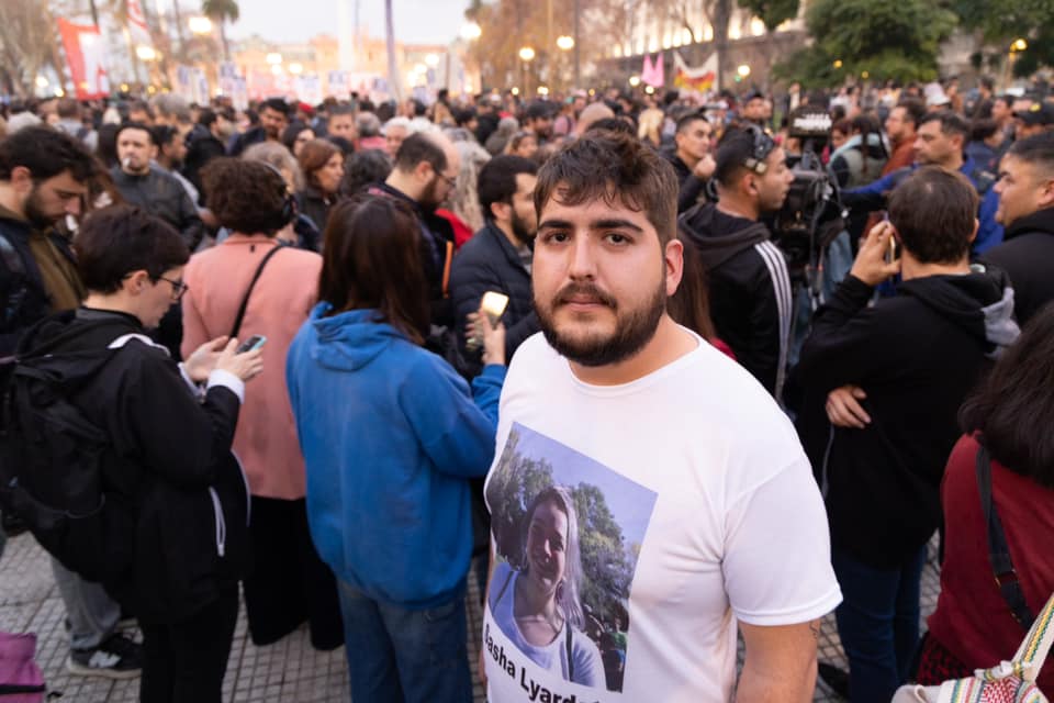 libertad a los presos dos